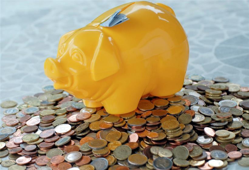 Oink-oink: Wer sein Geld auf einem Sparkonto anlegt, machte in den vergangenen Jahren dank der hohen Zinsen ein Plus. Das war nicht immer so.
