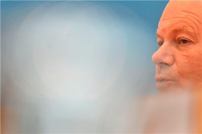 Olaf Scholz gibt sich nach außen zuversichtlich, in der Partei rumort es
