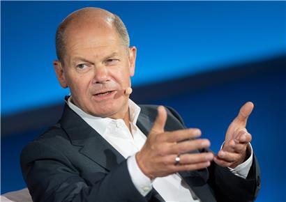 Olaf Scholz spricht bei der Gesprächsreihe „Brigitte Live“
