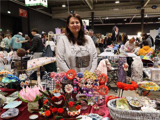 „Expo Creativ“ legt Fokus auf DIY-Trends, Kreativität und Kunsthandwerk Olga Sarna gestaltet ukrainische Flachreliefs für Restaurantwände und startet ihre Kunstkarriere in Luxemburg