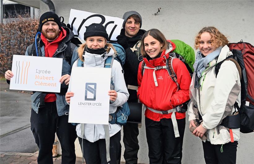 Olivier Houot, Elma Tippin, Philipp Bost, Lilou Deischter und Caroline Marsh am Freitag kurz vor dem Start der Expedition
