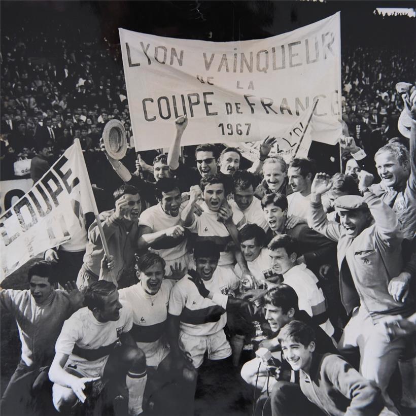 Olympique Lyon feiert 1967 de Gewënn vun der Coupe de France
