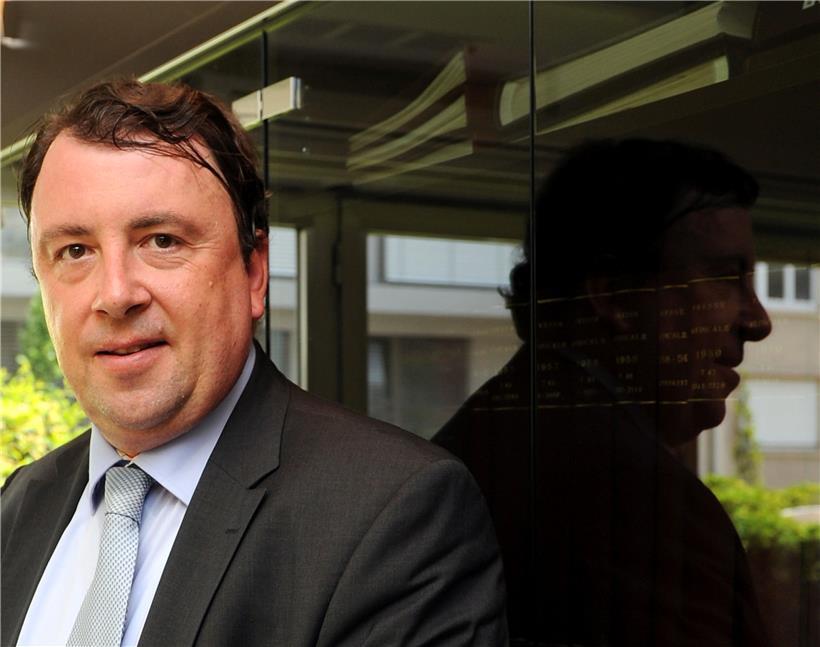 Only in Luxembourg: Wenn nicht einmal die Gesundheitsministerin weiß, ob HRS-Direktor Claude Schummer noch einen Job hat oder nicht
