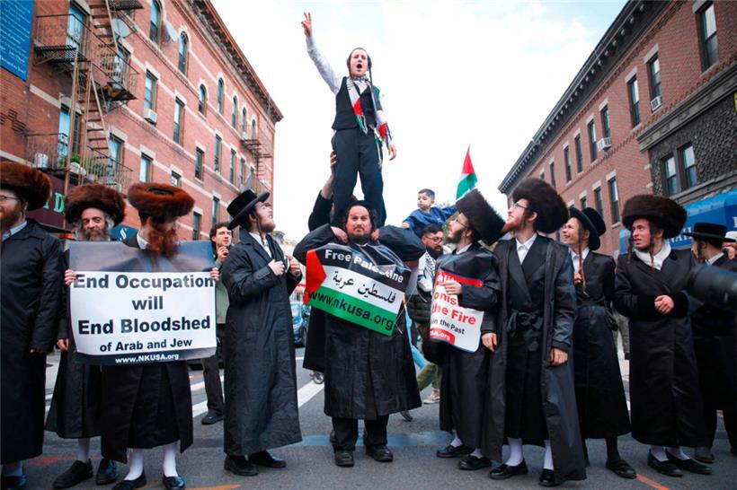 Orthodoxe Juden im New Yorker Stadtteil Brooklyn sehen im Ende der israelischen Besatzung der Palästinensergebiete eine Lösung des Konflikts
