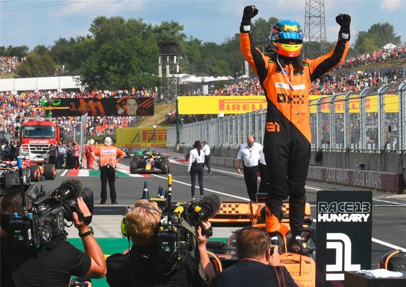Oscar Piastri jubelte am Sonntag über seinen Sieg in Budapest
