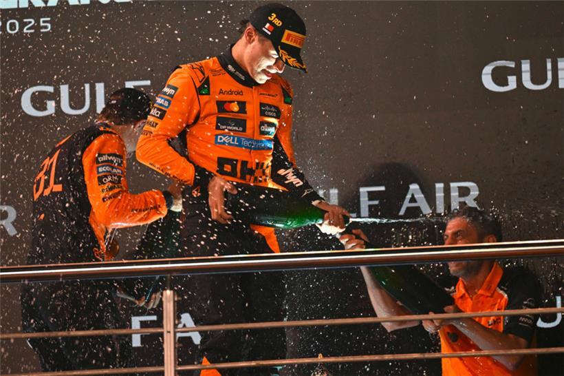 Oscar Piastri jubelte über den Sieg beim Großen Preis von Bahrain
