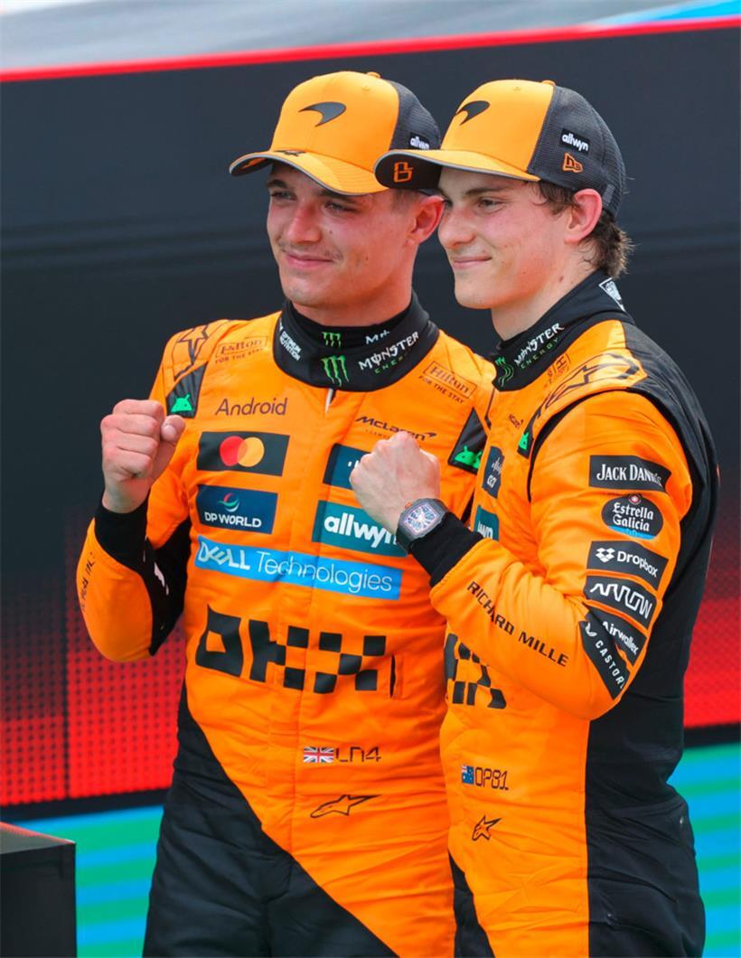  Oscar Piastri (r.) und Lando Norris bejubelten einen Doppelsieg in Spanien
