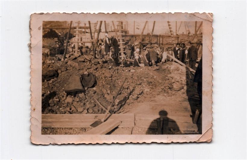 Ostarbeiterinnen bei der Arbeit auf einer Baustelle in Differdingen
