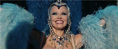Pamela Anderson als Shelly in „The Last Showgirl“ 
