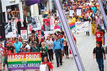 Pandemiebedingt fand der Egalitätsmarsch zur „Luxembourg Pride Week“ in gewohnter Form zuletzt 2019 statt. In diesem Jahr wird der bunte Umzug am 9. Juli wieder durch das Escher Stadtzentrum ziehen. 

