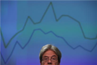 Paolo Gentiloni, Wirtschaftskommissar der EU, spricht bei einer Pressekonferenz über die Wirtschaftsentwicklung in Europa
