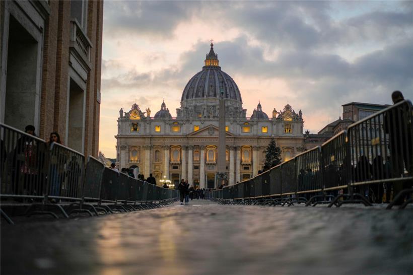 Papst Franziskus ist nun definitiv allein Herr im Haus
