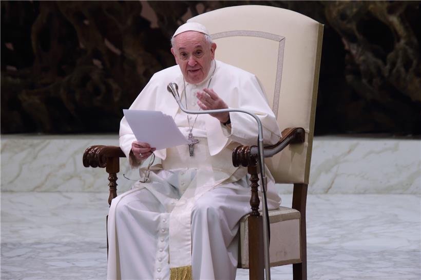 Papst Franziskus spricht während seiner wöchentlichen Generalaudienz in der Halle Paul VI. im Vatikan

