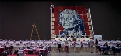 „Parallax View“ greift Verschwörungstheorien nach dem Attentat auf J. F. Kennedy auf
