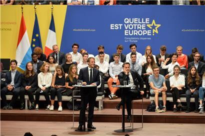 Parmi les outils de participation citoyenne, le tirage au sort est celui qui entend mettre d’égal à égal le citoyen et l’élu
