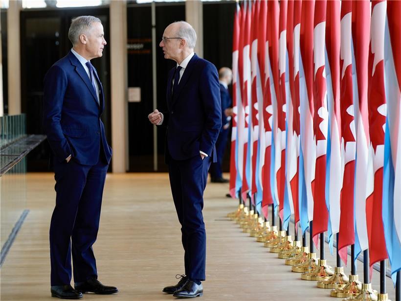 Mark Carney und Luc Frieden bei Treffen, symbolisieren Partnerschaft und gemeinsame Werte zwischen Kanada und Luxemburg