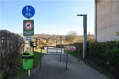 „Pas de salage“, heißt es in Differdingen in der Nähe des Oberkorner Friedhofs
