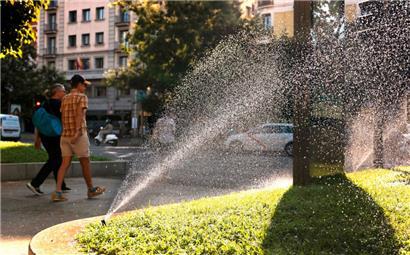 Passanten in Madrid: Millionen Mieter auf der Iberischen Halbinsel können wenigstens ein bisschen aufatmen
