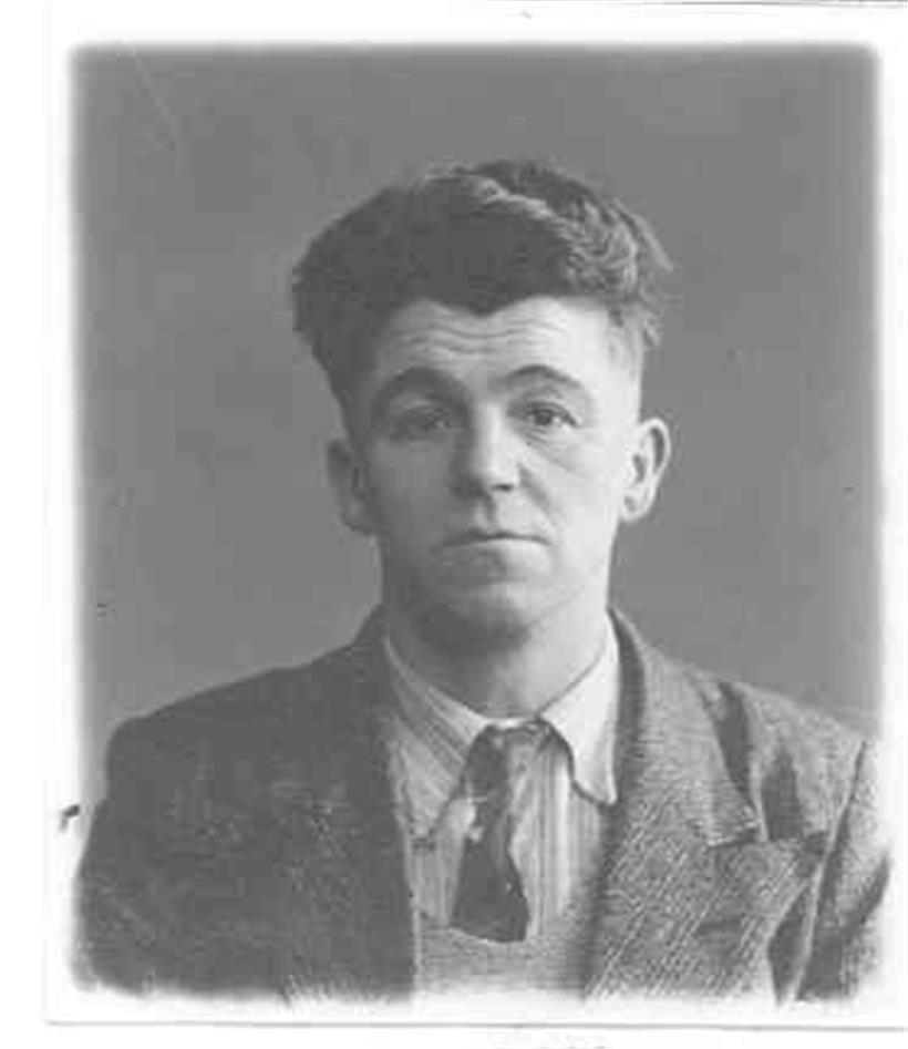 Passfotos von Henri Adam 1933, 1934 und 1938