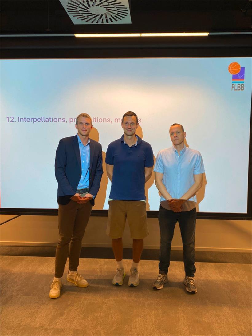 Patrick Unger (M.) wurde bei der Generalversammlung der FLBB am Samstag von Samy Picard (l.) und Ken Diederich (r.) vorgestellt
