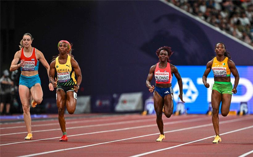 Patrizia Van der Weken (l.) neben Sprintlegende Shelly-Ann Fraser-Pryce
