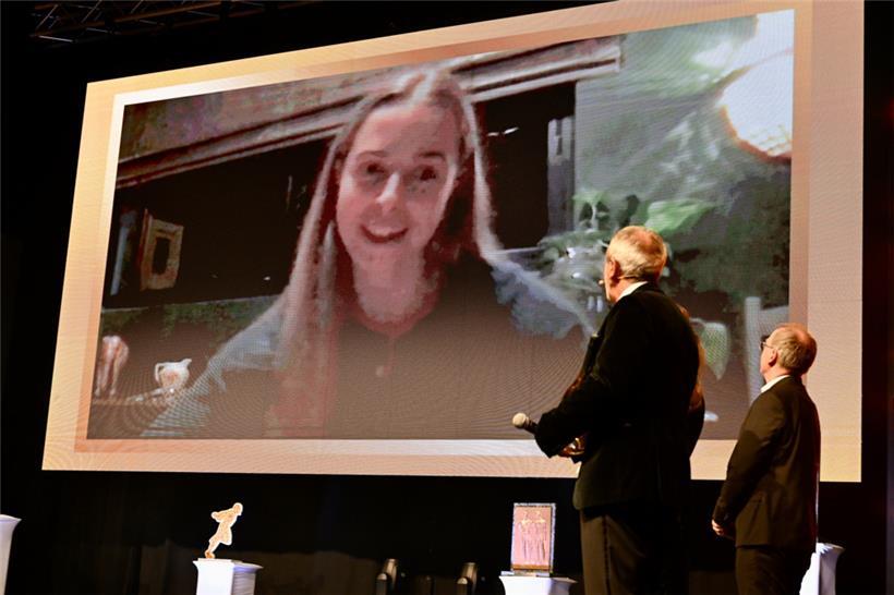 Patrizia van der Weken grüßte aus dem Trainingslager per Videobotschaft
