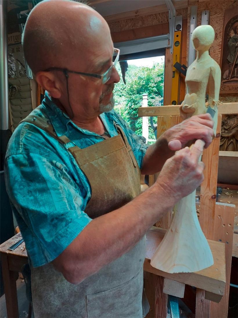 Paul Brachtenbach ist pensionierter Schreiner, verbringt aber dennoch jeden Tag drei bis vier Stunden in seiner Werkstatt. 
