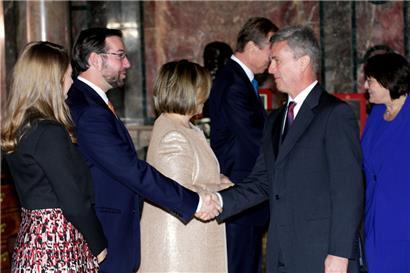 Paul Dühr (rechts) und Erbgroßherzog Guillaume (links) bei einem Empfang im April 2017 auf Schloss Berg

