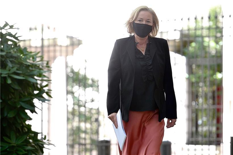 Paulette Lenert (LSAP) geht methodisch vor, doch die Zeit spielt gegen sie
