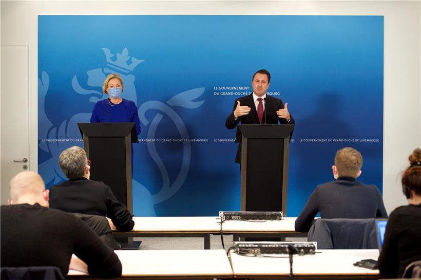 Paulette Lenert und Xavier Bettel rufen die Bevölkerung dazu auf, sich auch während der Feiertage an die Einschränkungen zu halten
