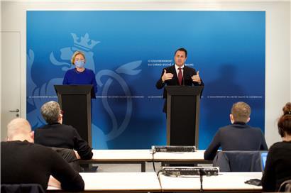 Paulette Lenert und Xavier Bettel rufen die Bevölkerung dazu auf, sich auch während der Feiertage an die Einschränkungen zu halten

