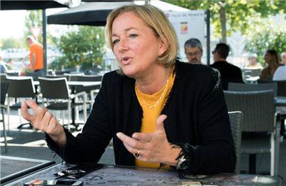 Paulette Lenert vertritt eine andere Position als Bettel hinsichtlich der Impfpflicht: Sie spricht sich nicht kategorisch dafür aus
