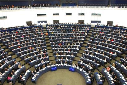 Pensionsfonds für Europaabgeordnete geht das Geld aus: Das EU-Parlament kommt nicht aus Negativschlagzeilen raus
