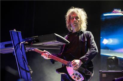 Perry Bamonte von The Cure tritt am 20. Mai 2023 im North Island Credit Union Amphitheatre in Chula Vista, Kalifornien, auf
