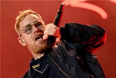 Peter Fox wird am 3. Juni mitsamt 40-köpfigem Frauenchor und Tanzgruppe beim Usina-Festival auftreten
