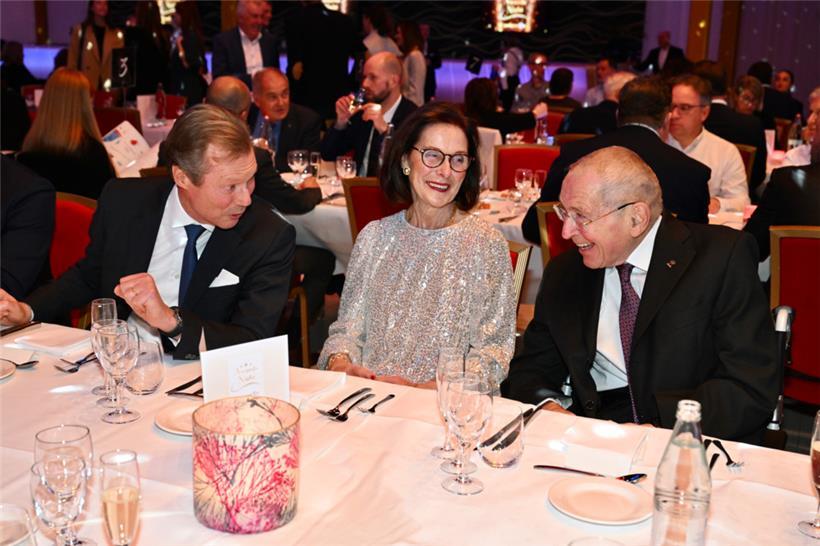 Petz Lahure im gespräch mit Großherzog Henri während der letzten Awards Night im...