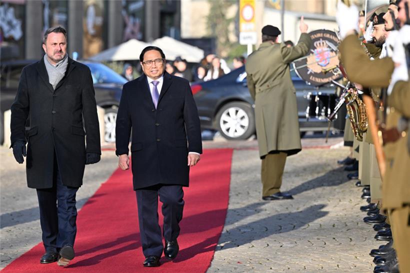 Pham Minh Chính wurde mit militärischen Ehren empfangen
