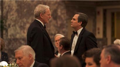 Phil Donnelly (Victor Garber) ist der DuPont-Chef, gegen dessen Konzern Anwalt Rob Bilott (Mark Ruffalo) ermittelt
