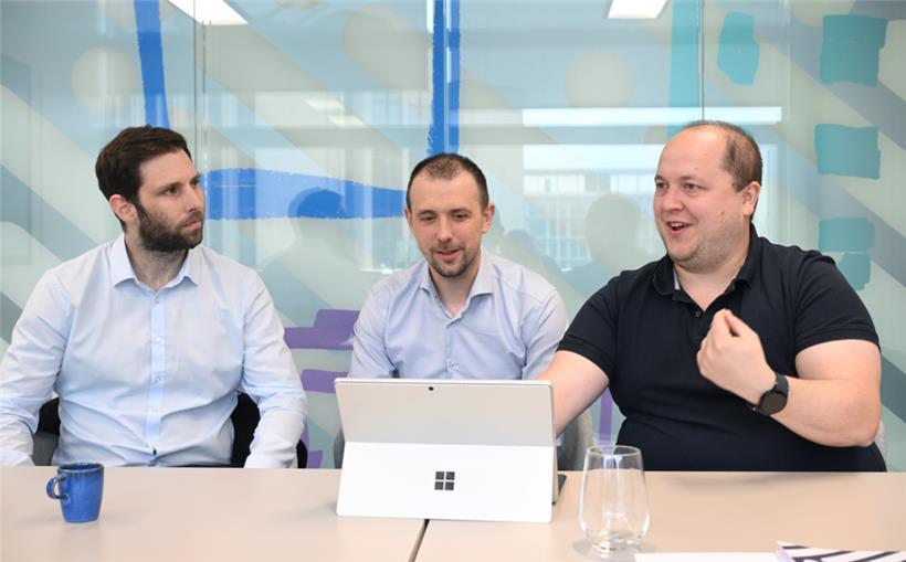 Philipp Henger, Tom Baumert und Joe Guerkinger arbeiten alle drei am „Cadastre de commerce“
