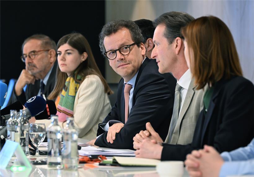 Philippe Glaesener (Mitte) präsidierte die Arbeitsgruppe der Handelskammer zur Nutzung der steigenden Verteidigungsausgaben
