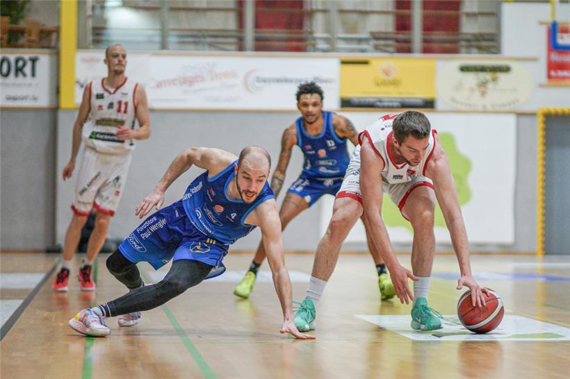 Philippe Gutenkauf (in Blau) und seine Teamkollegen leisteten sich gegen die Musel Pikes keinen Ausrutscher
