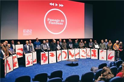 Photo officielle d’Esch2022 pour immortaliser la transmission de flambeau aux 19 communes qui ont participé à l’année culturelle
