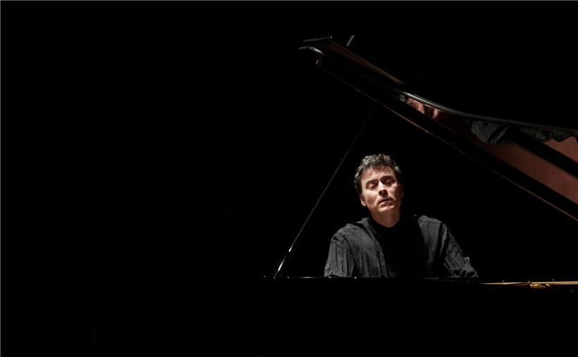 Pianist Paul Lewis
