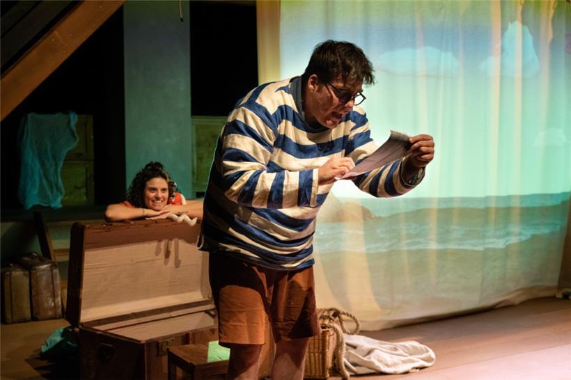 Pitt Simon et Hana Sofia Lopes campent deux enfants qui s’inventent de nouveaux mondes à partir de vieux objets
