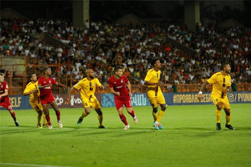 Pjunik und Düdelingen lieferten sich viele intensive Duelle
