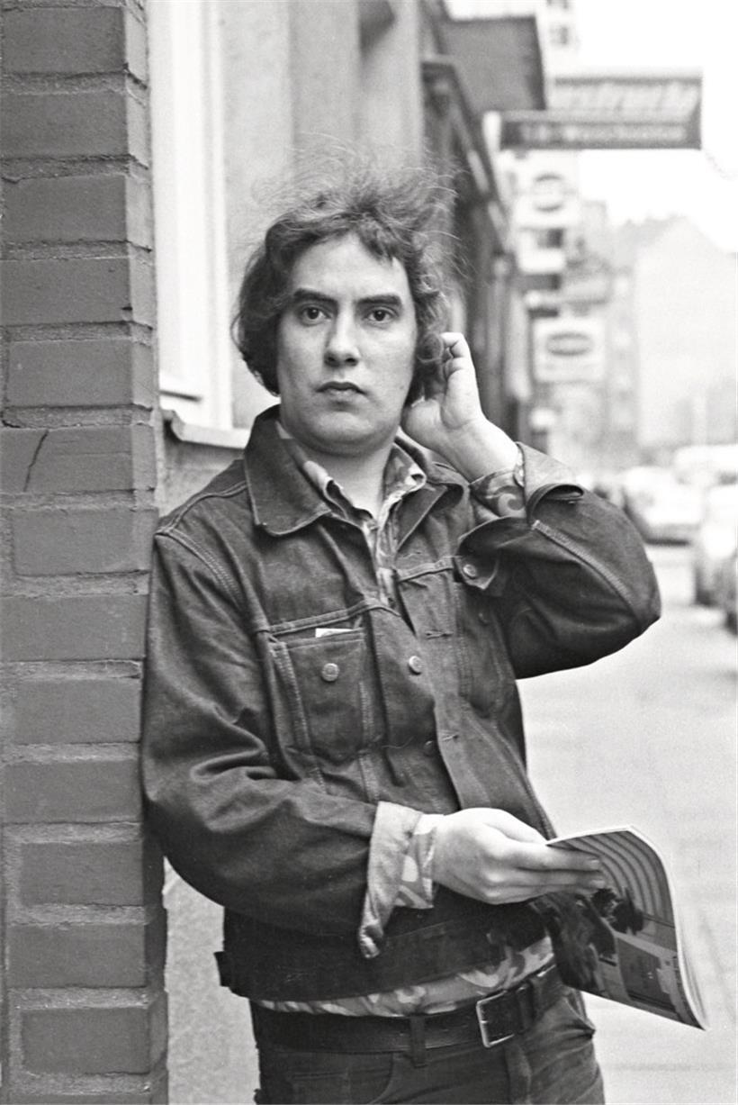 Poet und Enfant terrible. Er lebte seit 1962 in Köln.
