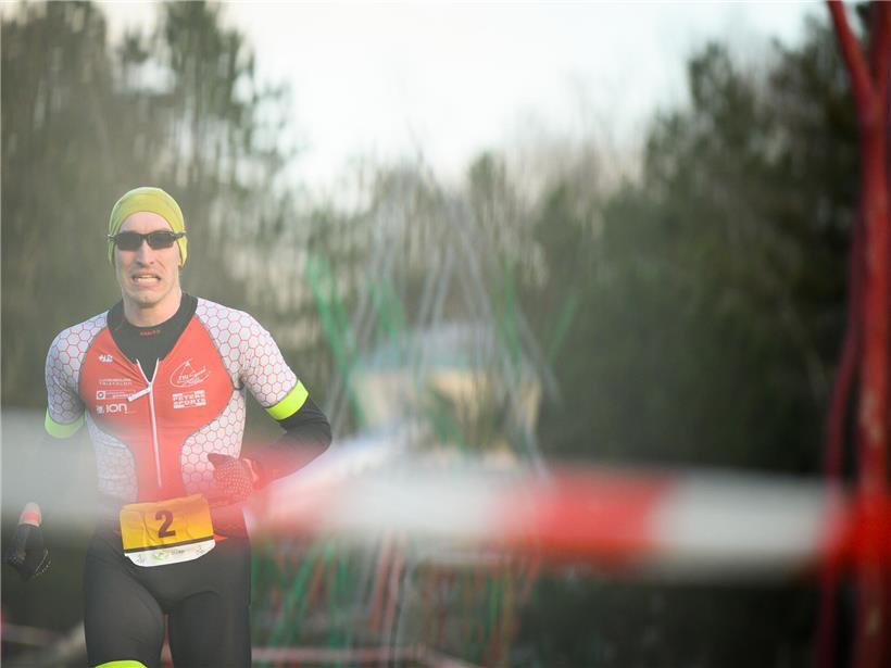 Pol Flesch bei der Titelverteidigung im Wettkampf mit entschlossenem Blick und dynamischer Pose