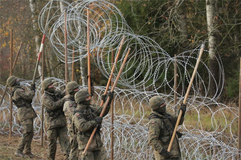 Polens Grenze zu Kaliningrad ist 210 Kilometer lang, die Arbeiten am Zaun haben am Mittwoch begonnen
