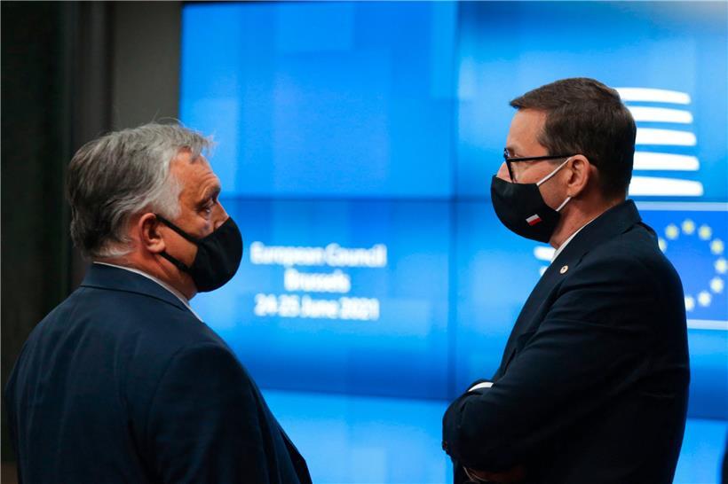 Polens Premierminister Mateusz Morawiecki (r.) und sein ungarischer Amtskollege Viktor Orban arbeiten gemeinsam an der Zersetzung der Grundwerte in der EU
