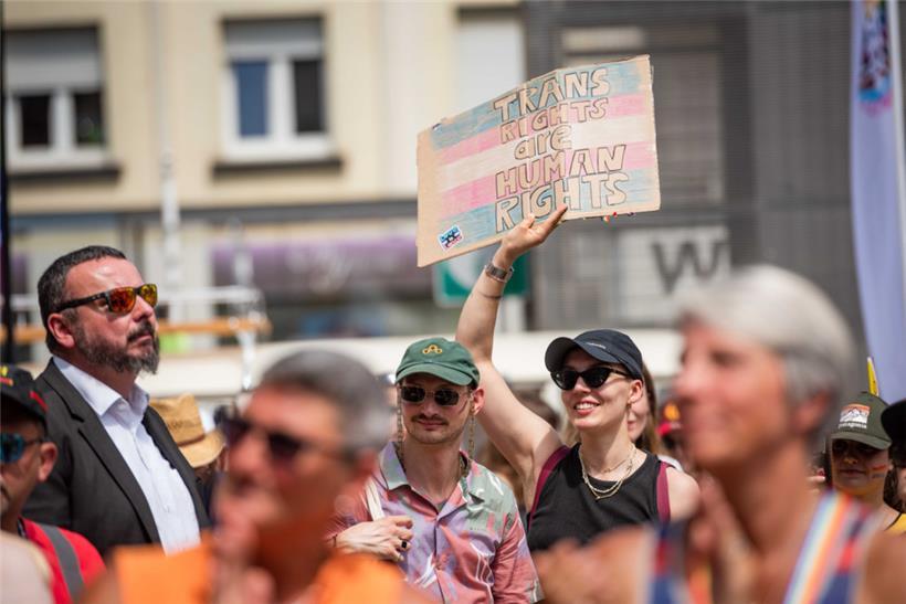 Politische Botschaften bei der Pride
